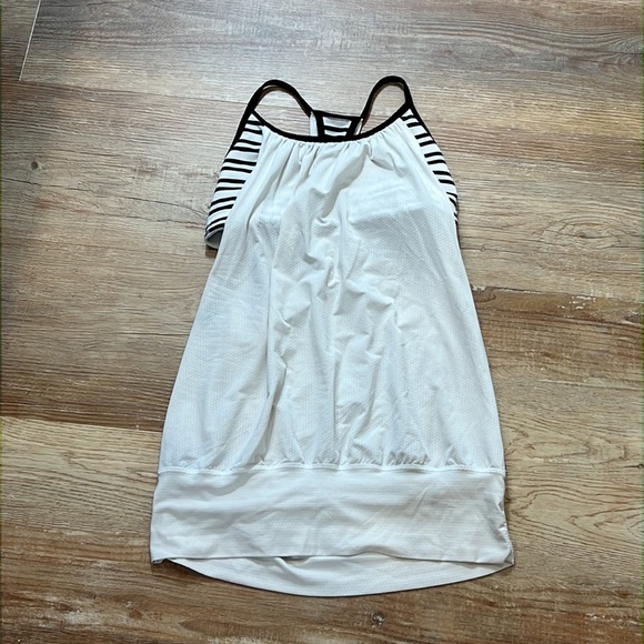 Lululemon No Limits Tank Top- Size Medium - Picture 5 of 8